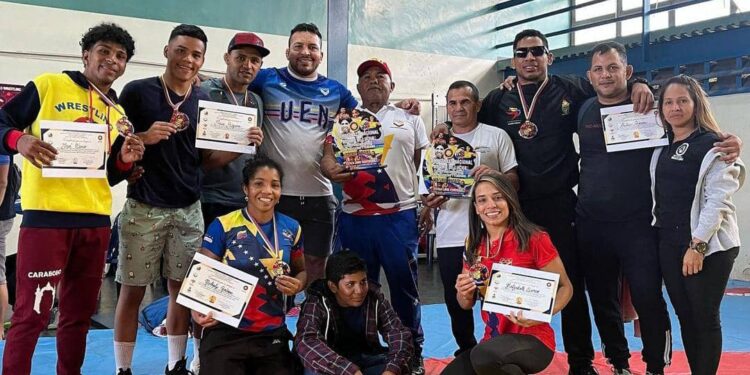 Lucha carabobeña arrasó en Campeonato Nacional Adulto de la disciplina
