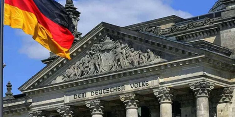 Alemania pide unidad a la oposición venezolana tras disolución del interinato