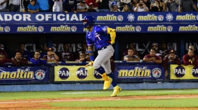 El perreo de Acuña Jr terminó en retiro del béisbol y en pelea colectiva en las tribunas