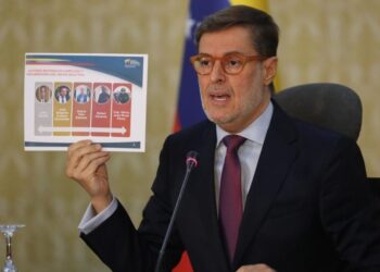 Gobierno de Maduro retira a su embajador en Colombia y evalúa sustituto