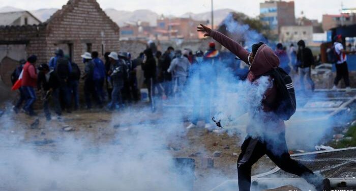 Gobierno de Perú decreta toque de queda por tres días en Puno
