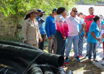 Entregan material para ejecución de proyecto de agua que beneficiará a 10 comunidades de Naguanagua