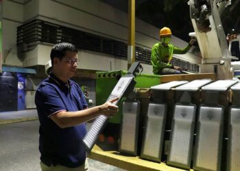 Alcalde de Valencia supervisó trabajos de semaforización en la avenida Lara con Ferias