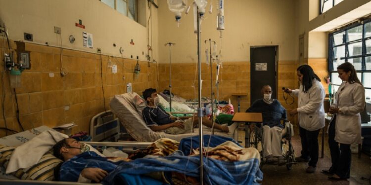 La detección y tratamiento de VIH y tuberculosis en Venezuela son deficientes