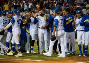Leal y Rosario guiaron a la nave en victoria contra Leones