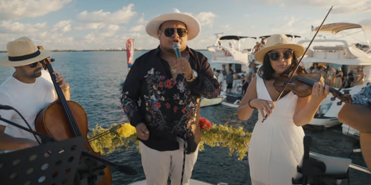 ¡Desde un yate en Miami! El Canario de Cazorla enaltece el folclore venezolano con «Tributo al llano desde el mar» (+video)