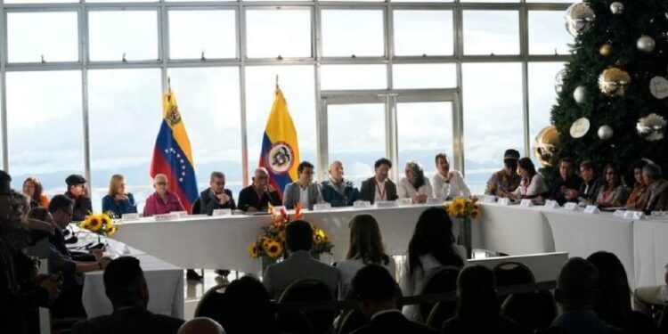 Gobierno colombiano y ELN vuelven a Venezuela en busca de una “paz duradera”