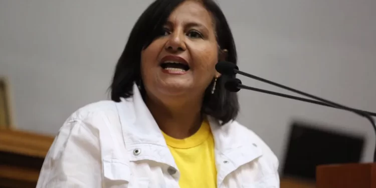 Dinorah Figuera electa y juramentada como nueva presidente de la AN 2015