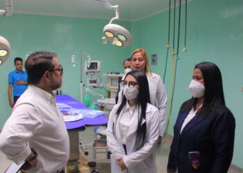 Gobernador Rafael Lacava entregó renovado Hospital Distrital de Bejuma