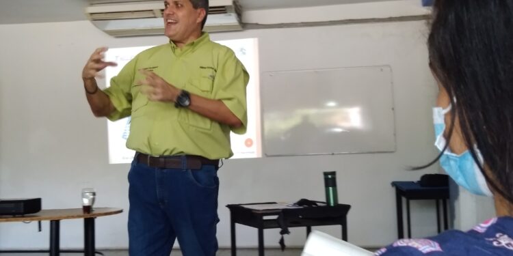 Llega a Valencia el taller «Emprende con éxito» con el facilitador Iván López Caudeiron