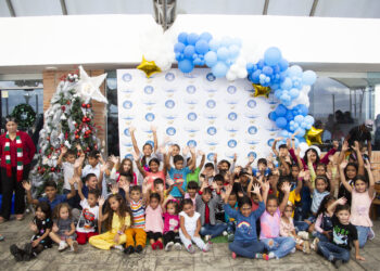 Reyes Magos aterrizan en el Aeroclub Valencia por segundo año consecutivo