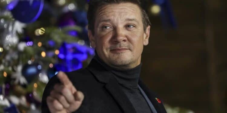 Actor de Marvel Jeremy Renner sufrió un accidente, permanece en estado crítico