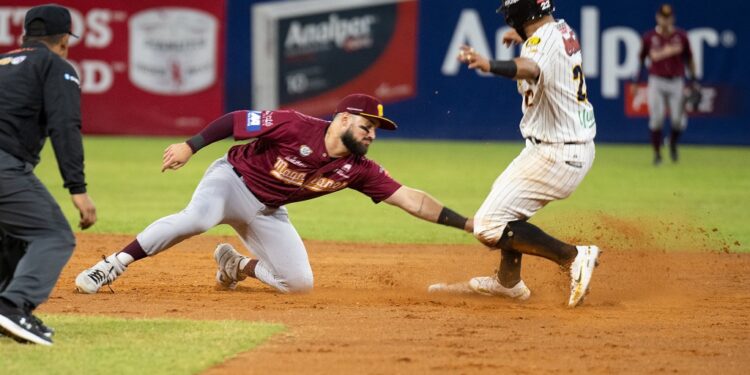 Los turcos cedieron en Caracas ante Leones