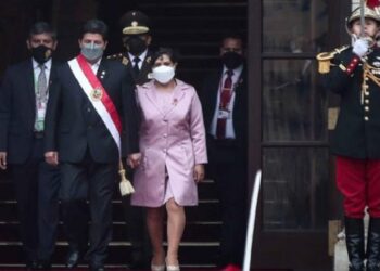 Fiscalía peruana pide prisión preventiva para la esposa de Castillo