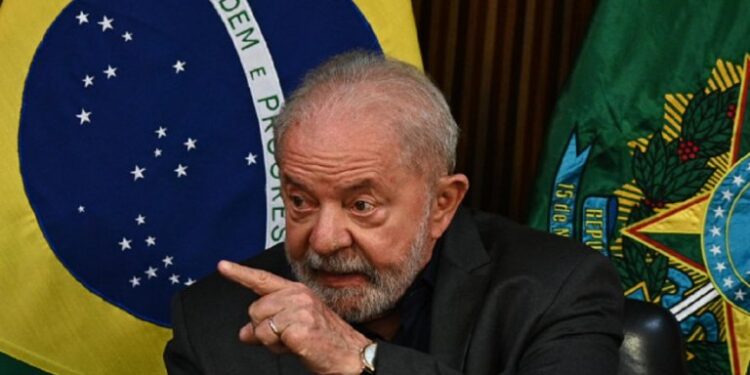 Lula empieza a limpiar de militares el Gobierno en un clima de desconfianza