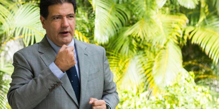 Amengual pide a Lacava destinar recursos extraordinarios para honrar exigencias de los educadores