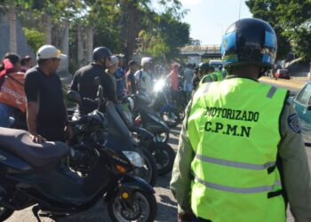Policía de Naguanagua inició campaña acerca del uso del casco y exceso de pasajeros en las motos