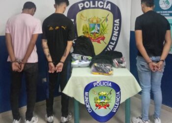 Polivalencia aprehendió a tres sujetos por hurto en reconocida tienda de zapatos del Centro de la ciudad