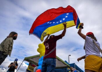 Programa de visas humanitarias beneficia economía, según activistas en EE UU