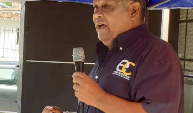 Luis Lara Castillo: «Las protestas de los docentes es una clase magistral a la sociedad»