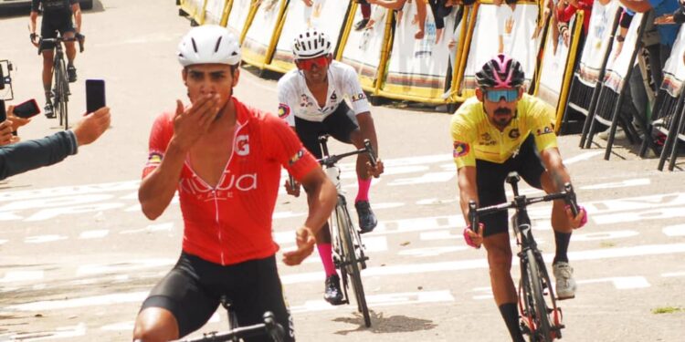 Godoy se «persignó» en la Casa del Padre y Alarcón se afianza en el giro