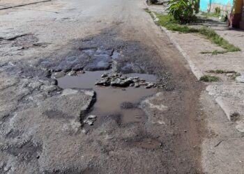 Urgente: Vecinos de La Isabelica piden arreglar las vías y colocación de señales de tránsito para evitar accidentes