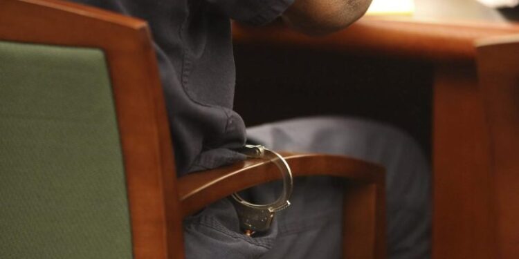 Condenado por estafar a más de 400 personas por telemercadeo en EE UU