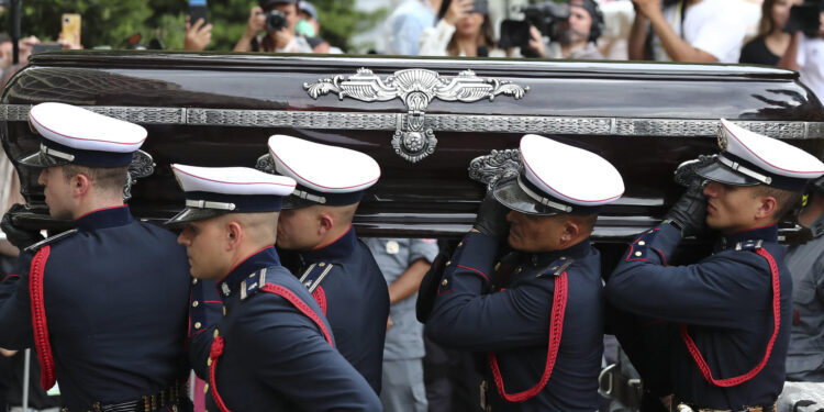 Pelé fue enterrado en una ceremonia reservada a familiares y amigos