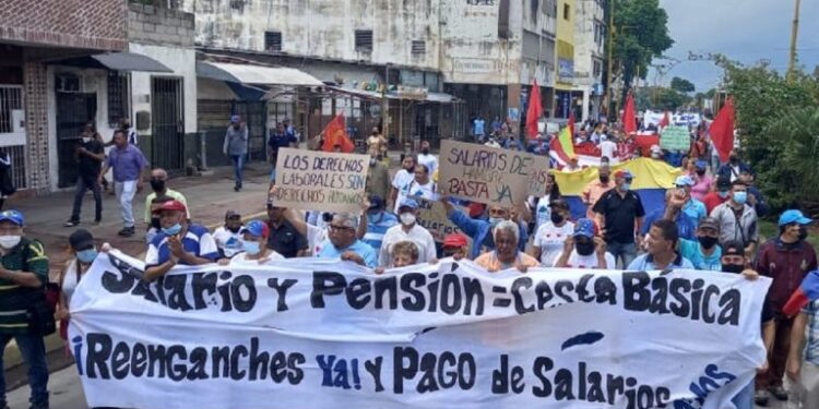 Se requieren acuerdos entre gobierno y oposición para mejorar salarios en el país