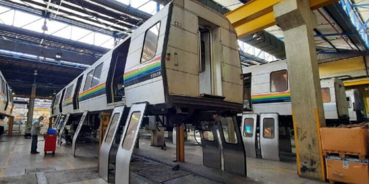 Opositores exigen recuperación de flota de trenes del Metro de Caracas