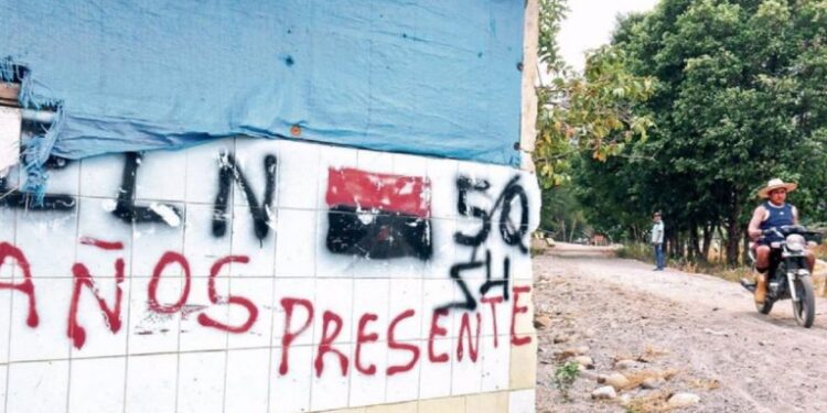 Hallan 11 cuerpos en zona de combates entre ELN y disidencias de FARC fronteriza con Venezuela