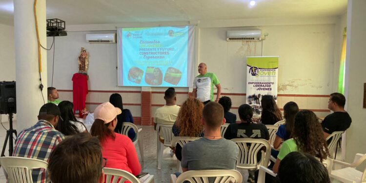 Organización Esperanza Joven, Red Voces que Inspiran y State Alumni Región Central realizaron el evento: Los jóvenes como presente y futuro