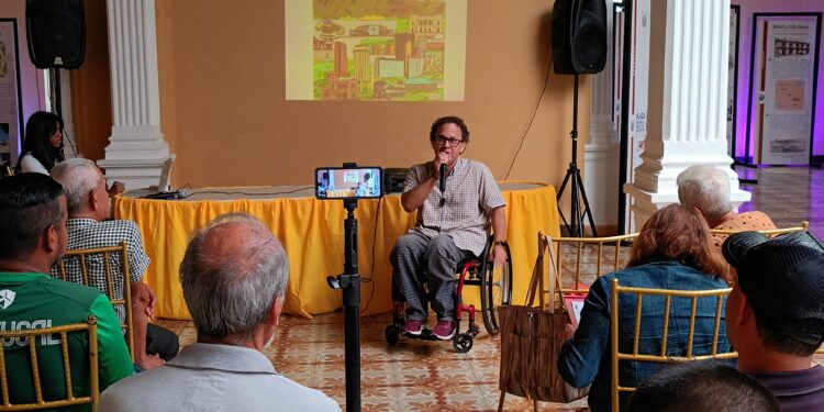 Realizan foro con el ilustrador Marcelino Juárez en el Centro de Artes Vivas Alexis Mujica