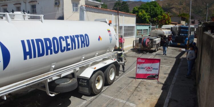 Intensifican mantenimiento de drenajes en comunidades de Naguanagua