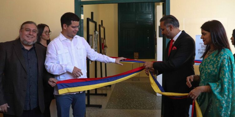Alcalde Fuenmayor y Embajador de la India inauguraron Exposición “Del valle del indo al valle Cabriales”