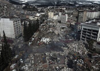 Suben a más de 33.000 los muertos en Turquía y Siria por el terremoto