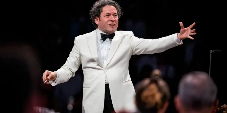 Gustavo Dudamel dirigirá la Filarmónica de Nueva York a partir de 2026
