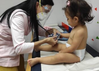 Alejandra Álvarez, oncóloga: «Todos los niños de Oncopedia sueñan con tocar la campanada de la victoria»