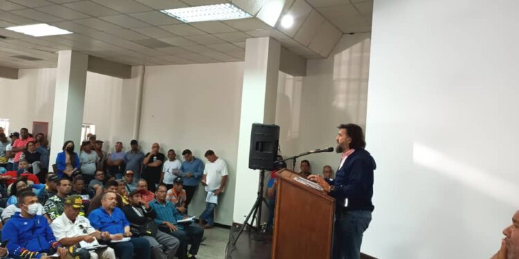 Durvelle: «La actualización de tarifas del transporte es una asignatura necesaria y urgente»