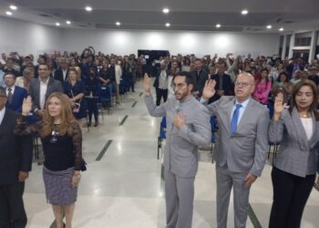 Carlos Pimentel durante la juramentación del Colegio de Abogados: «estamos obligados a dar la mejor versión de nosotros»
