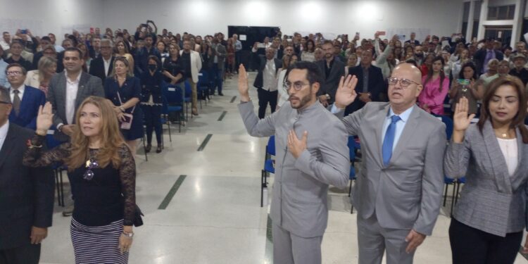 Carlos Pimentel durante la juramentación del Colegio de Abogados: «estamos obligados a dar la mejor versión de nosotros»