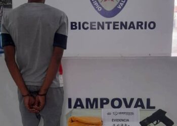 Polivalencia aprehendió a un azote de Santa Rosa con un facsímil de arma fuego y presunta marihuana