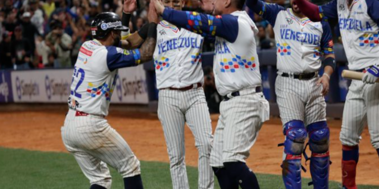 Leones apaleó a los Agricultores de Cuba 20 a 3 con récord de 25 hits