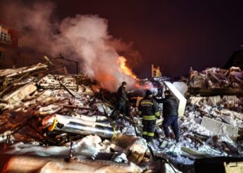 Más de 7 mil 200 muertos por los terremotos, de ellos más de 5.400 en Turquía