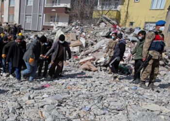 Rescataron a cinco supervivientes nueve días después del terremoto en Turquía