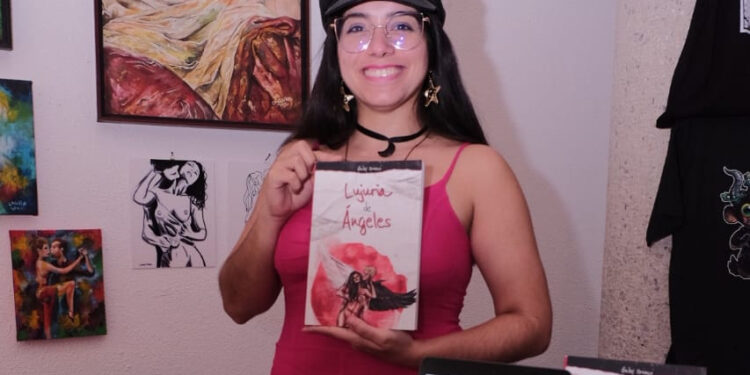 Gaby Orozco presenta su libro “Lujuria de Ángeles”