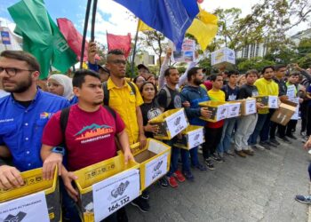 Día de la Juventud: Jóvenes se movilizan al CNE para pedir parroquialización del Registro Electoral (+video)