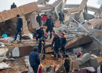 Aumentó la cifra de fallecidos por el sismo en Turquía y Siria:  Más de 22.300 personas