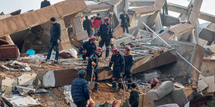 Aumentó la cifra de fallecidos por el sismo en Turquía y Siria:  Más de 22.300 personas
