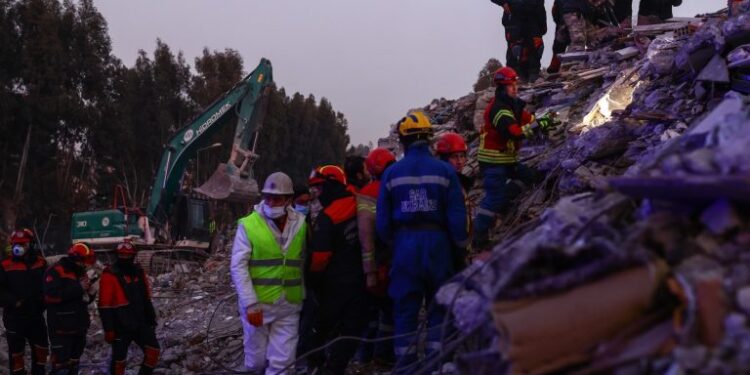 Más de 35 mil fallecidos y 100 mil heridos en Turquía por los terremotos
